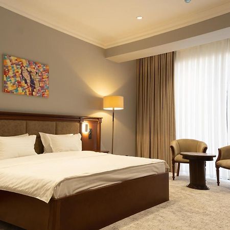 Mir Luxe Plaza Hotel Tashkent Exterior photo